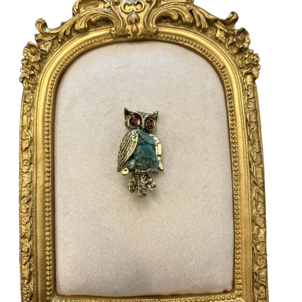 Vintage‎ Owl Brooch Pin Gold Tone Colorful Green Stones Fun